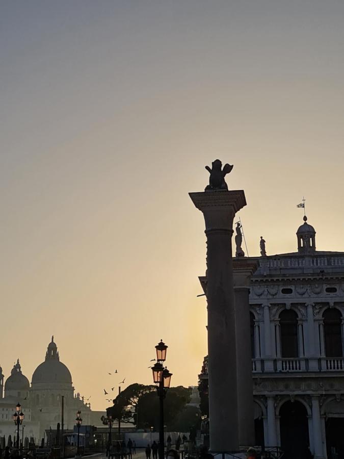 Luxury Suites In Venice-Friendly Venice Suites Exterior photo